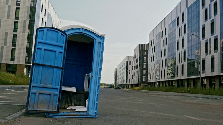 Best VIP or Luxury Restroom Trailers  in Oak Grove, KY